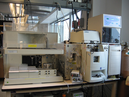 HPLC purity testing apparatus analyzing alluvi healthcare uk peptide solutions